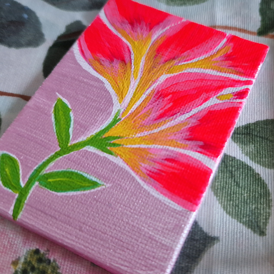 Mini Original Målning. Färgglad Blomma med tillhörande trä-staffli.